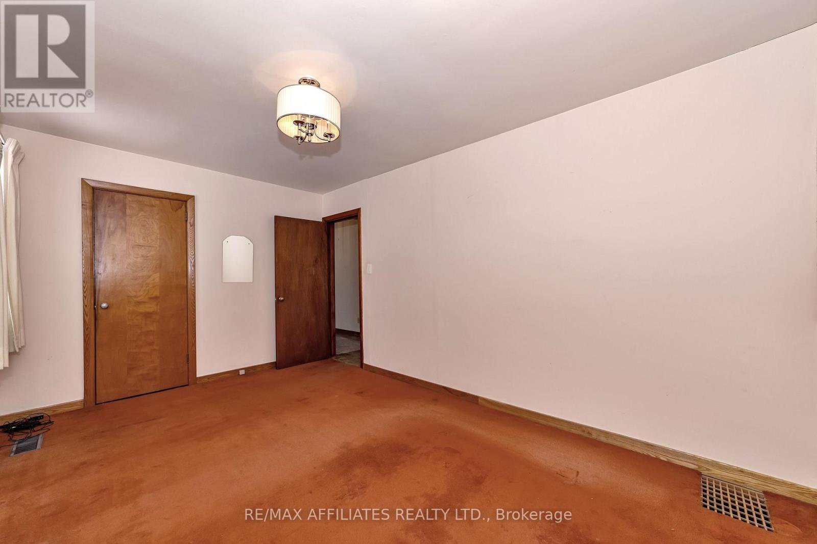 850 Killeen Avenue, Ottawa, Ontario  K2A 2X7 - Photo 20 - X12104331