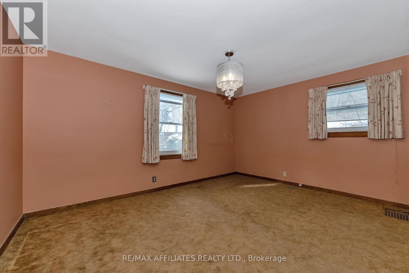 850 Killeen Avenue, Ottawa, Ontario  K2A 2X7 - Photo 16 - X12104331
