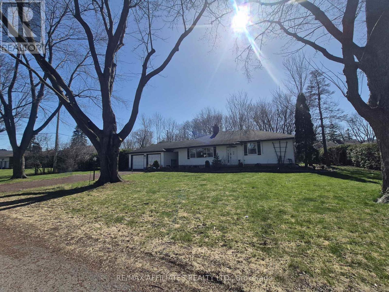 850 Killeen Avenue, Ottawa, Ontario  K2A 2X7 - Photo 3 - X12104331
