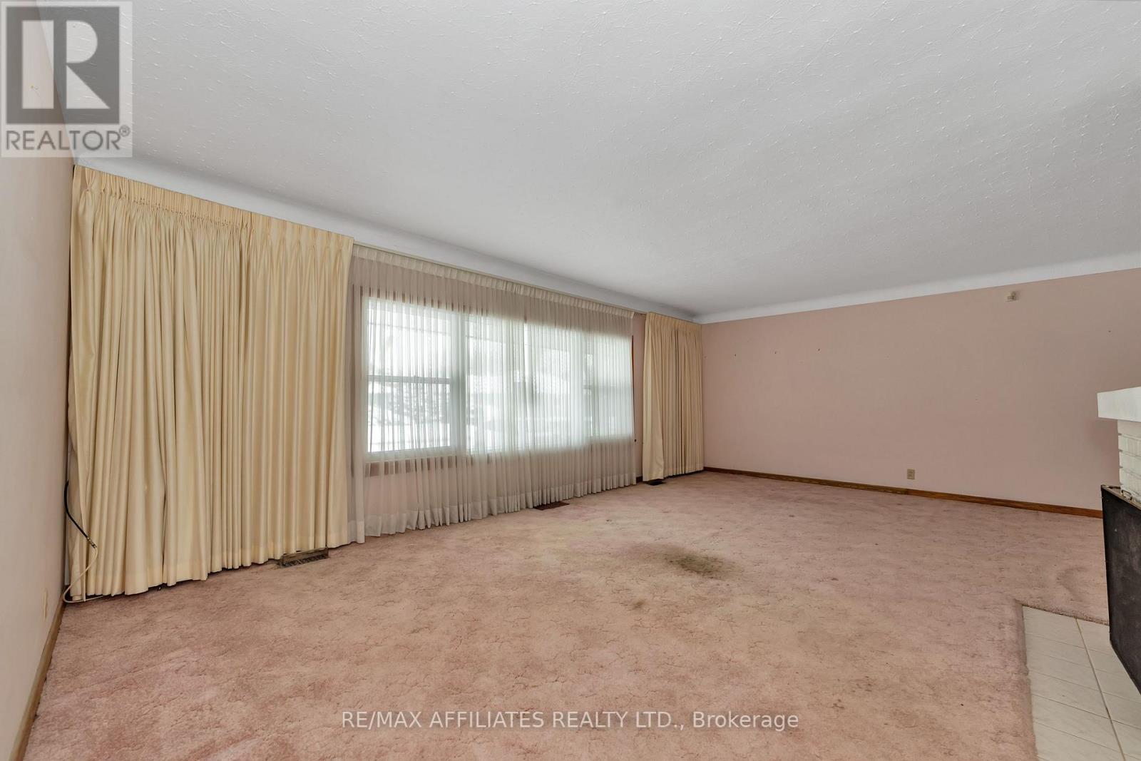 850 Killeen Avenue, Ottawa, Ontario  K2A 2X7 - Photo 6 - X12104331