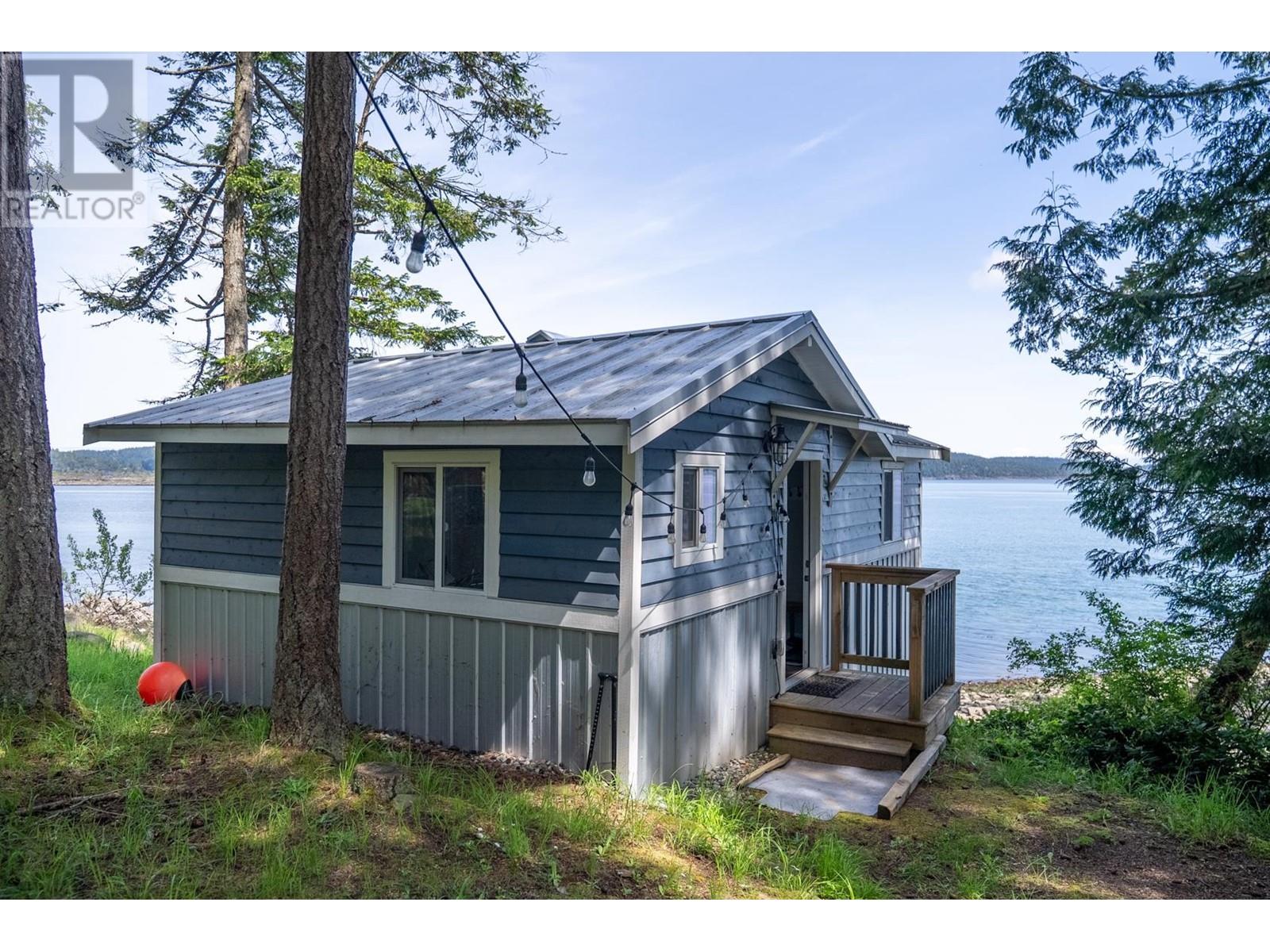 5423 Hooson Road, Pender Island, British Columbia  V0N 2M1 - Photo 5 - R2999686