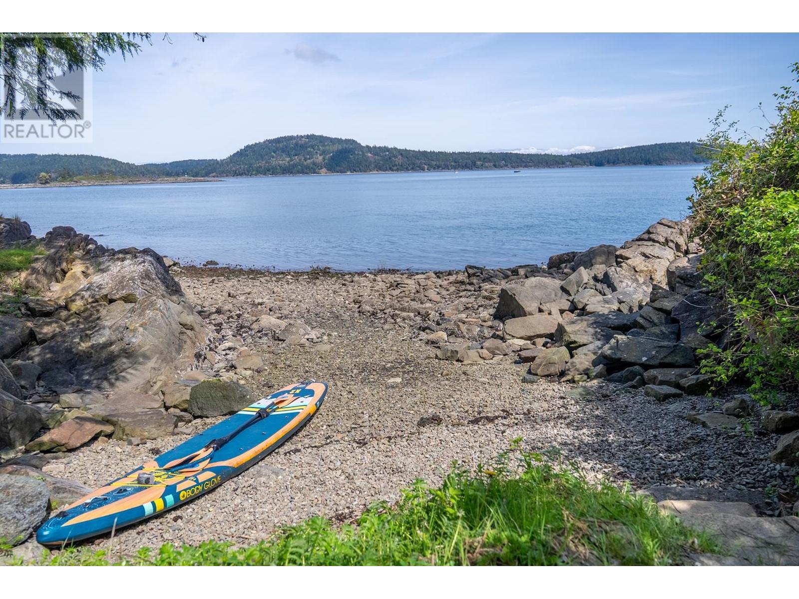 5423 Hooson Road, Pender Island, British Columbia  V0N 2M1 - Photo 14 - R2999686