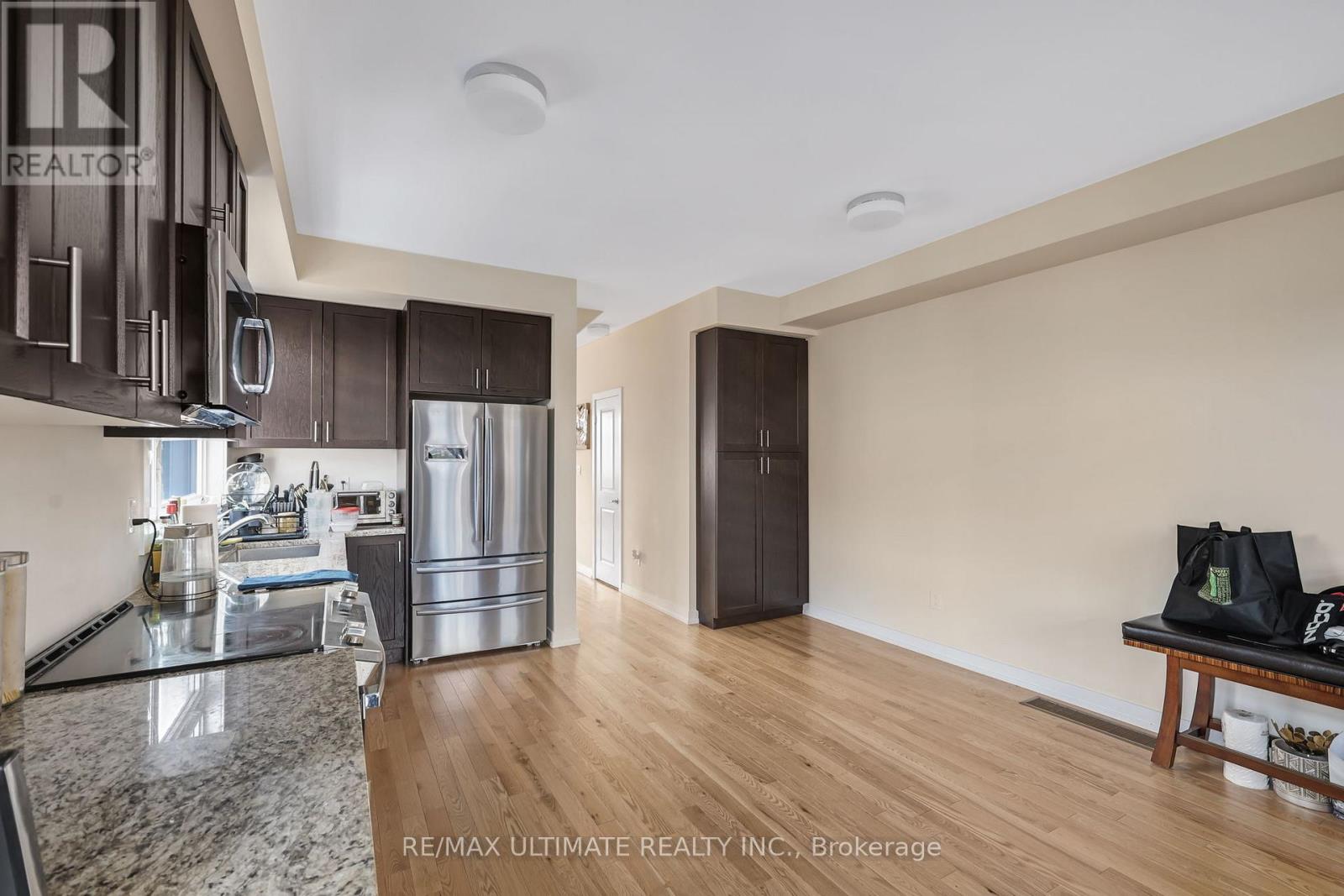 2632 Castlegate Crossing Drive, Pickering, Ontario  L1X 0H6 - Photo 3 - E12132442