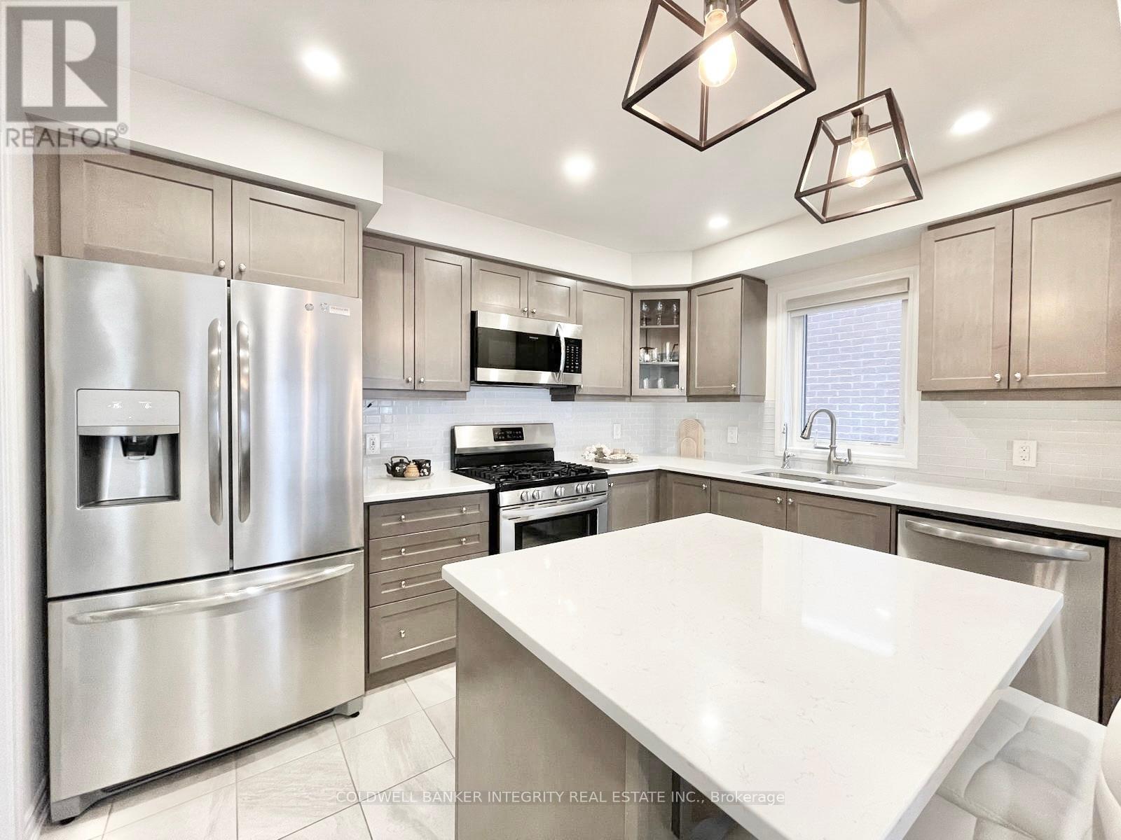 2754 Sapphire Drive, Pickering, Ontario  L1X 0E7 - Photo 3 - E12132457