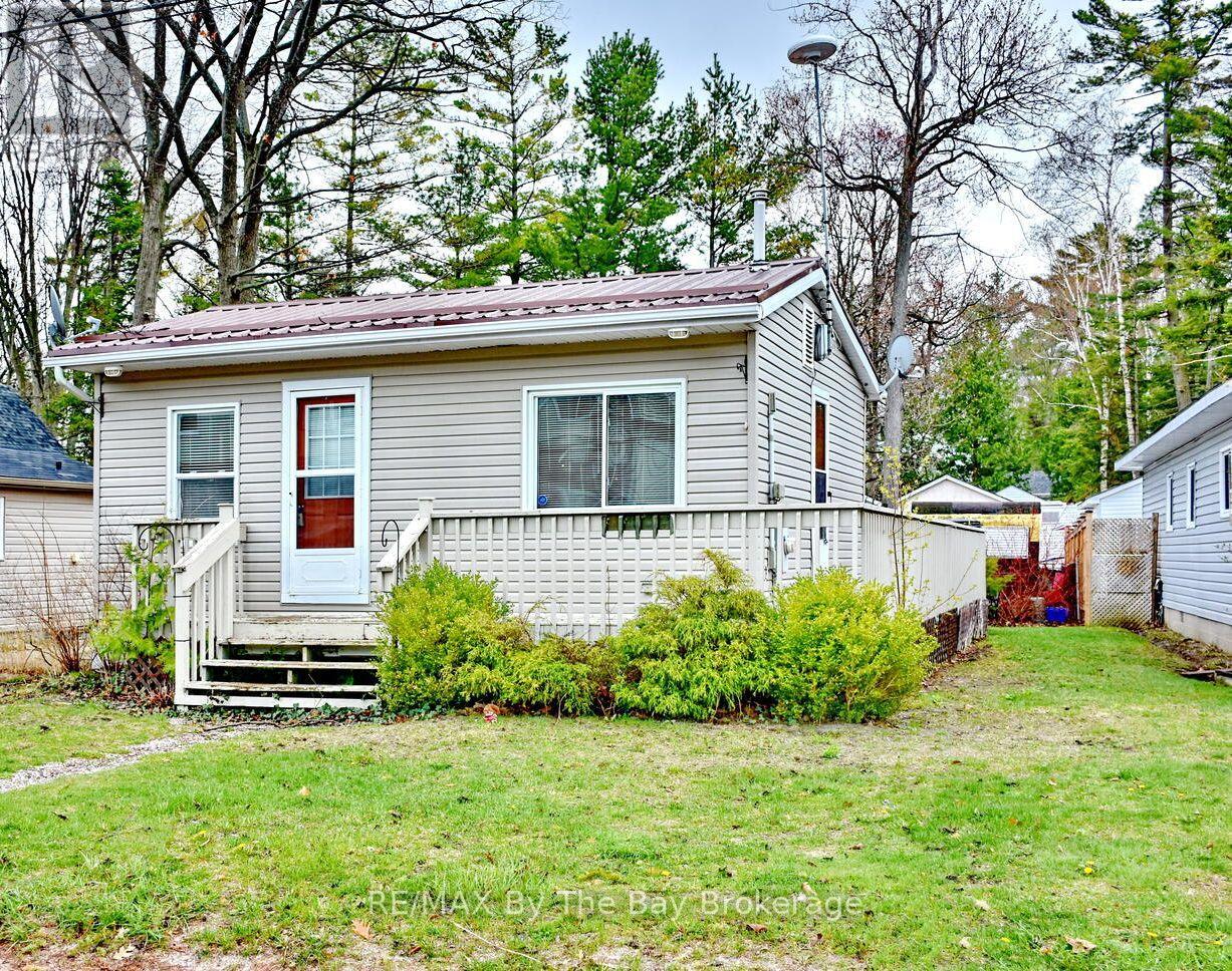 741 Shore Lane, Wasaga Beach, Ontario  L9Z 2C7 - Photo 1 - S12129500