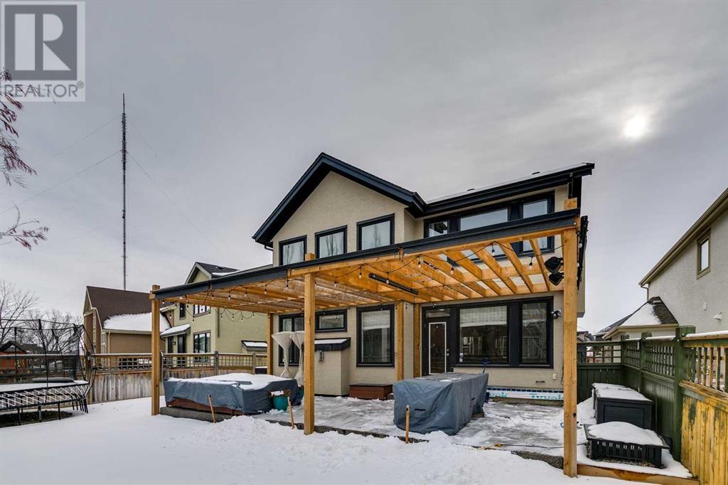 Property at 44 West Coach Road SW image 4