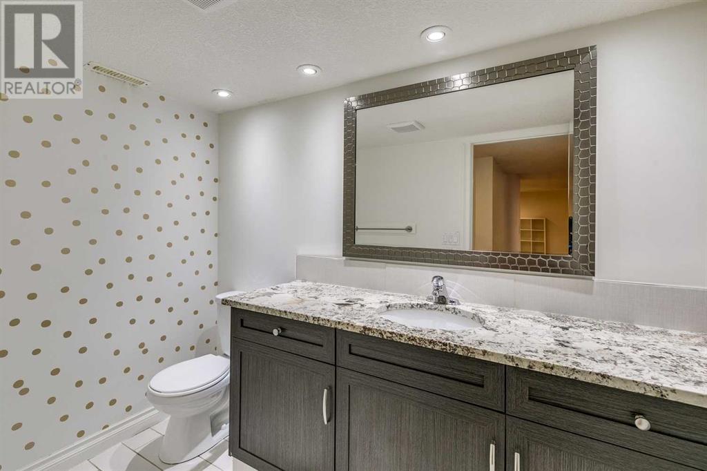 44 West Coach Road Sw, Calgary, Alberta  T3H 0M9 - Photo 9 - A2197404