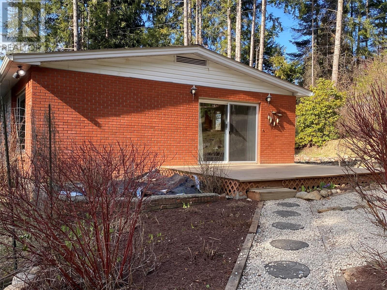 942 Cedar Brae Road, Glade, British Columbia  V1N 4R5 - Photo 2 - 10342246