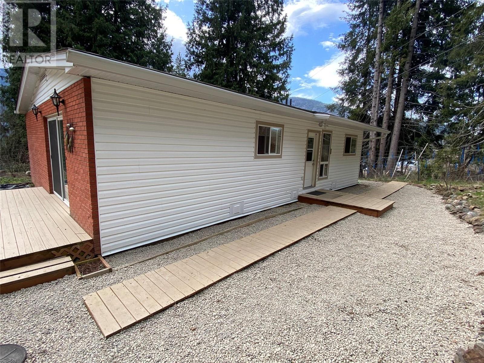 942 Cedar Brae Road, Glade, British Columbia  V1N 4R5 - Photo 4 - 10342246