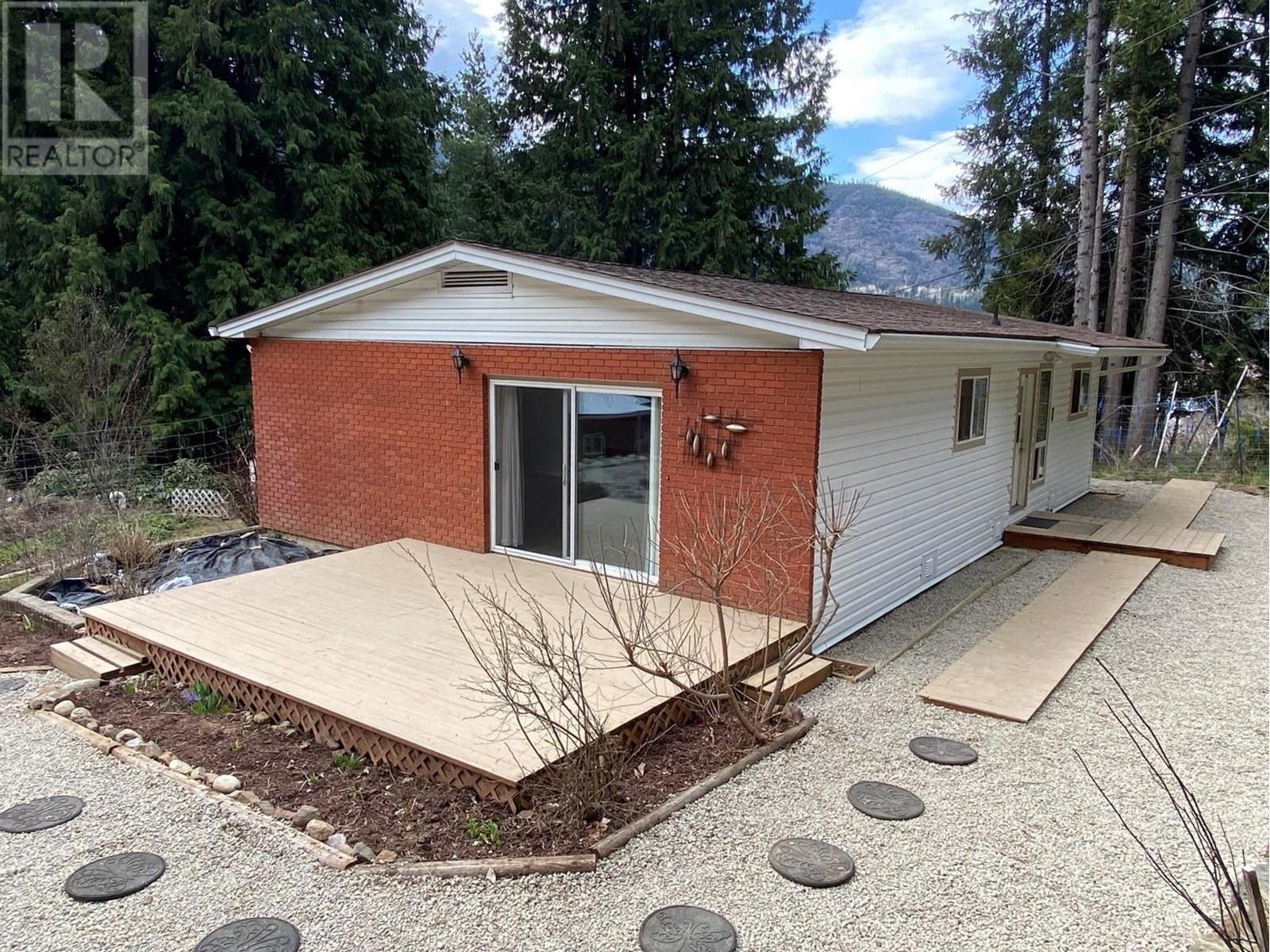 942 Cedar Brae Road, Glade, British Columbia