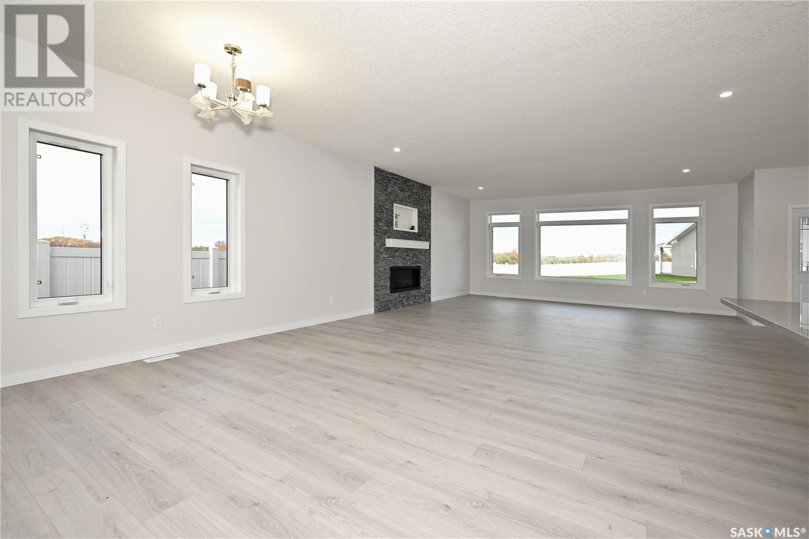 9 2330 Morsky Drive, Estevan, Saskatchewan  S4A 3A5 - Photo 3 - SK005075