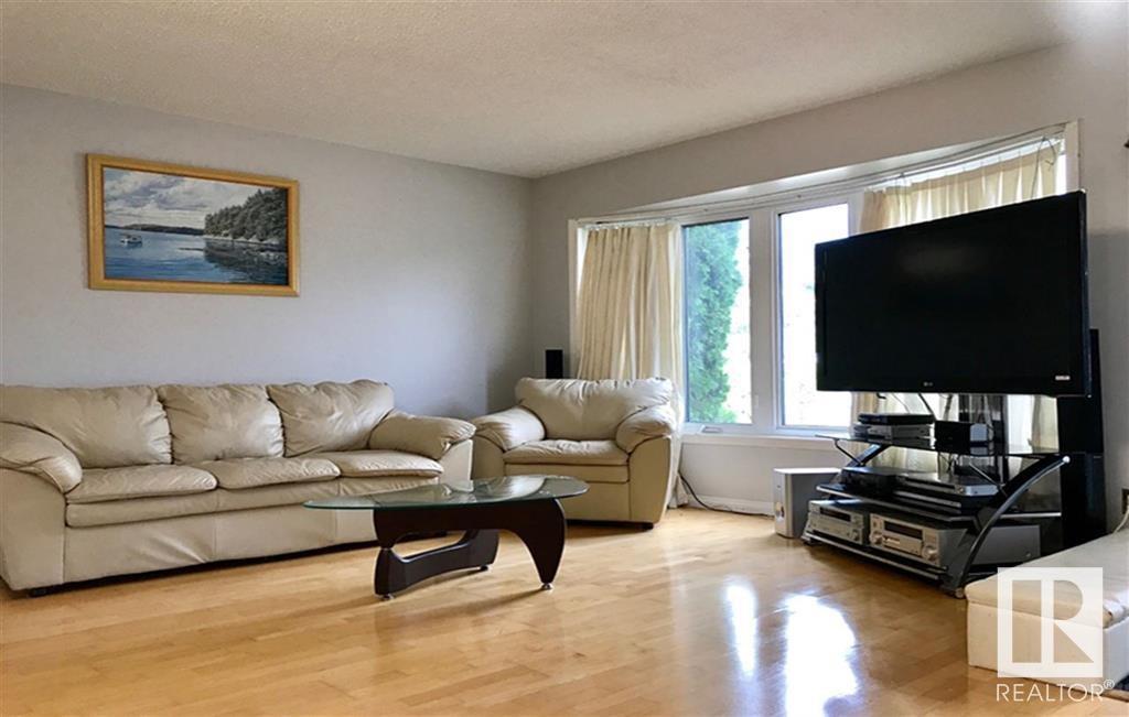 Property at 9220 172 ST NW image 4