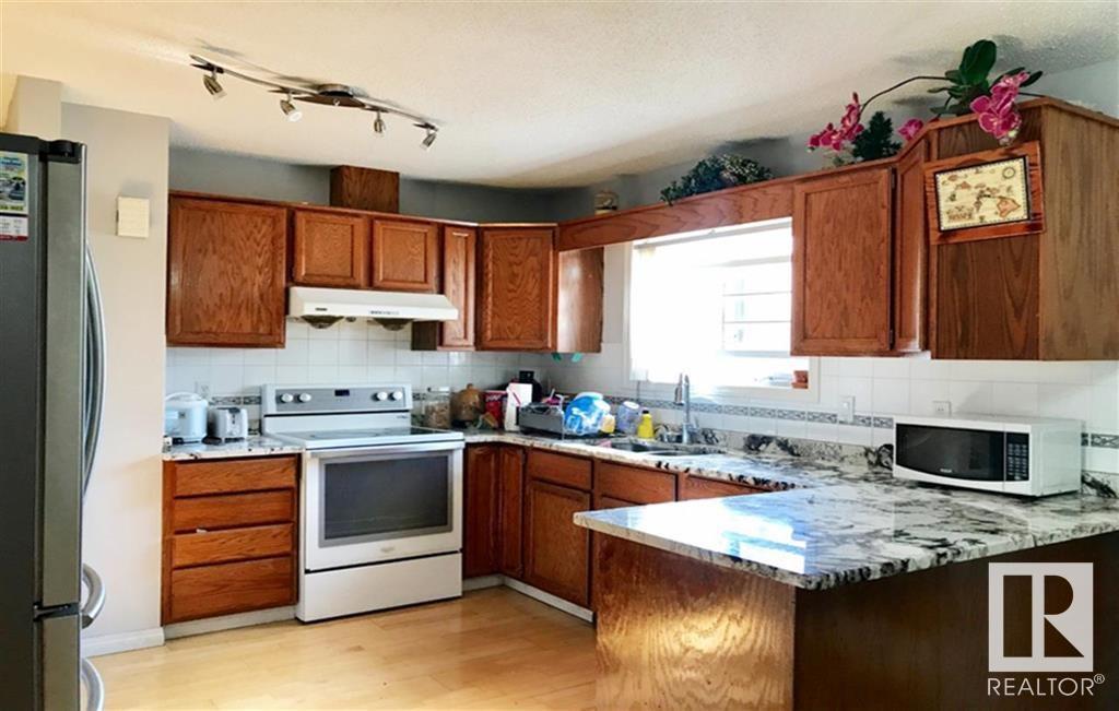 9220 172 St Nw, Edmonton, Alberta  T5T 3G2 - Photo 8 - E4435045