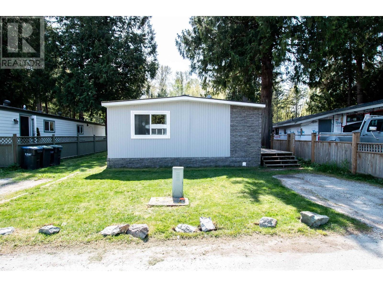 215 1830 Mamquam Road, Squamish, British Columbia  V8B 0J1 - Photo 1 - R2993407