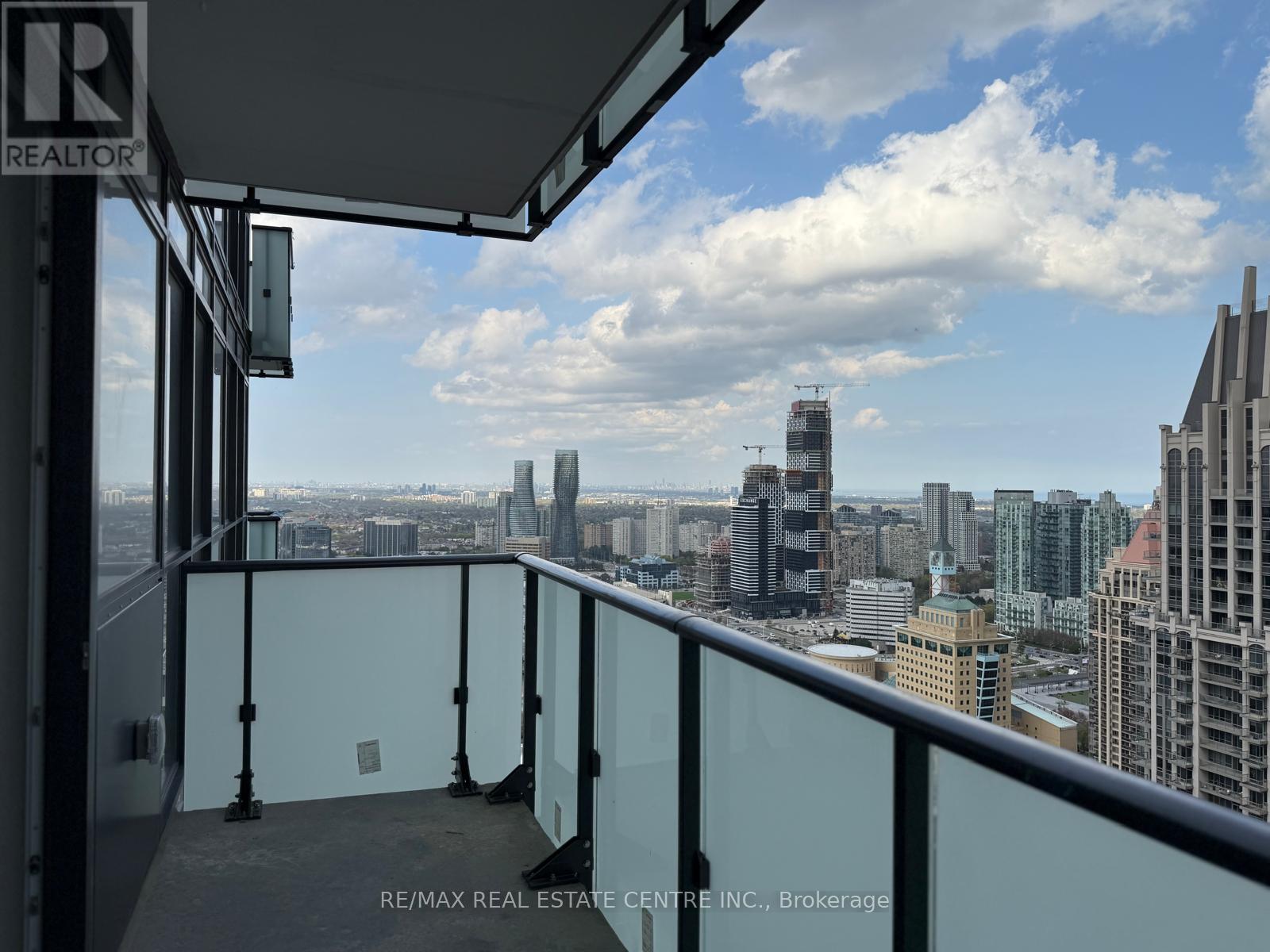 3703 - 430 Square One Drive, Mississauga, Ontario  L5B 0L6 - Photo 16 - W12132484