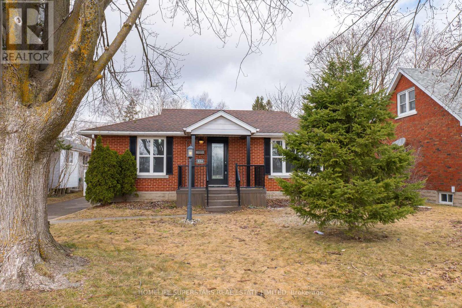 324 Stirling Avenue N, Kitchener, Ontario  N2H 3H4 - Photo 2 - X12132493