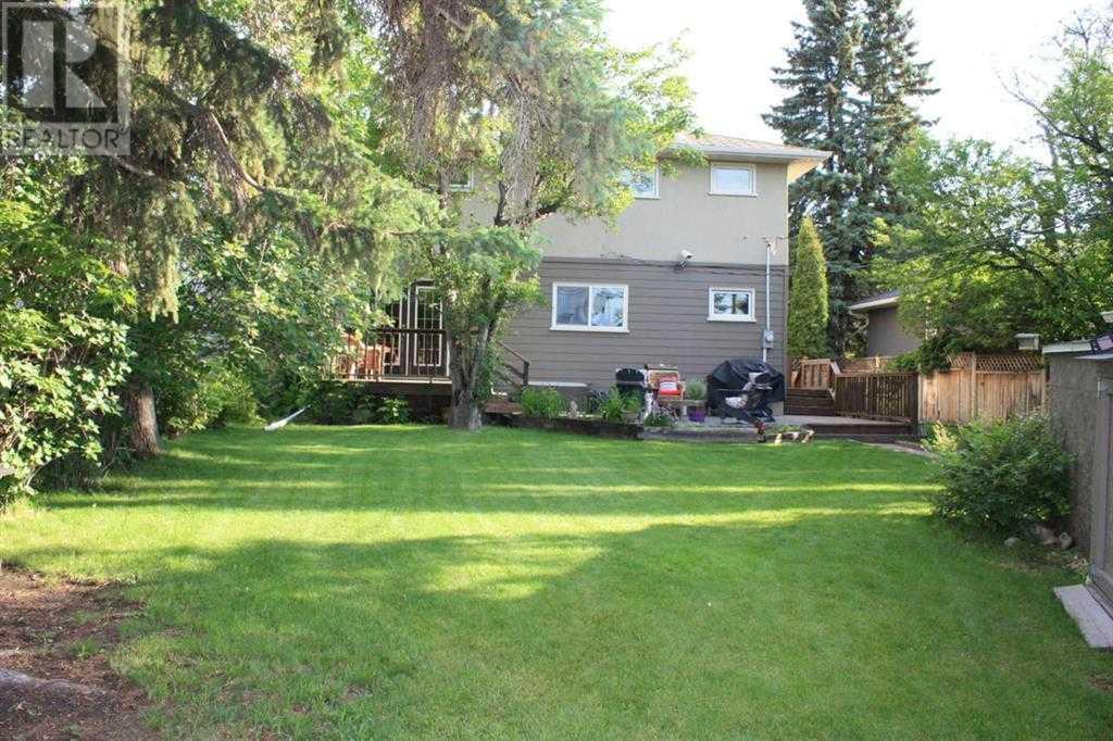 Property at 435 49 Avenue SW image 5