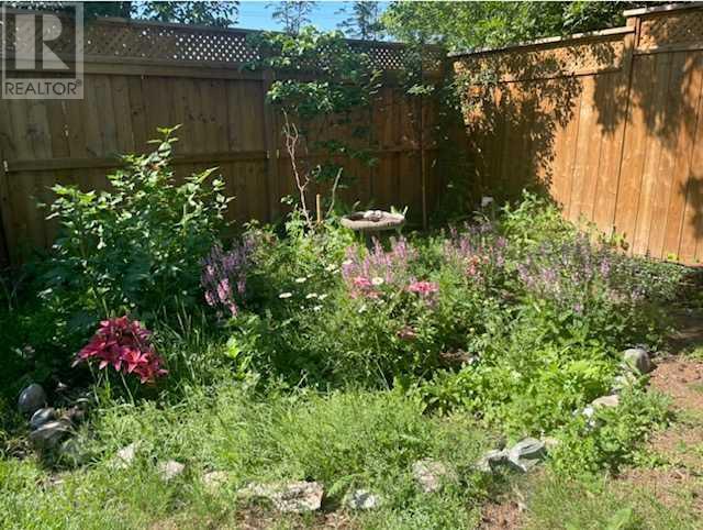 Property at 435 49 Avenue SW image 4
