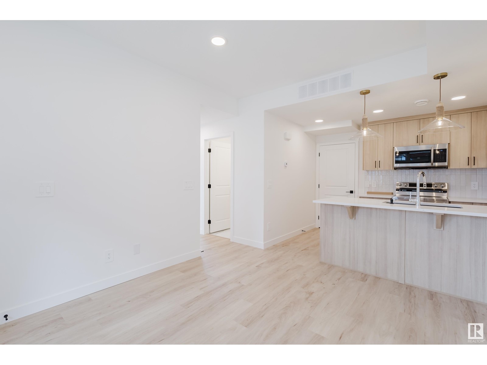 Property at #36 16231 19 AV SW image 5