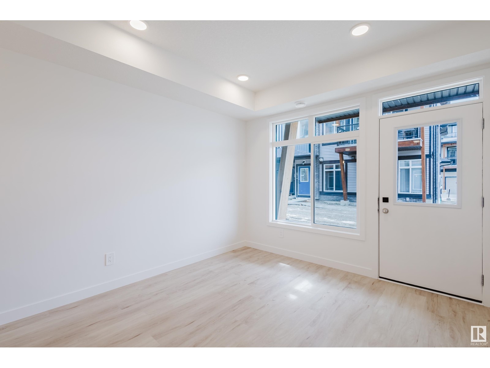 Property at #36 16231 19 AV SW image 3