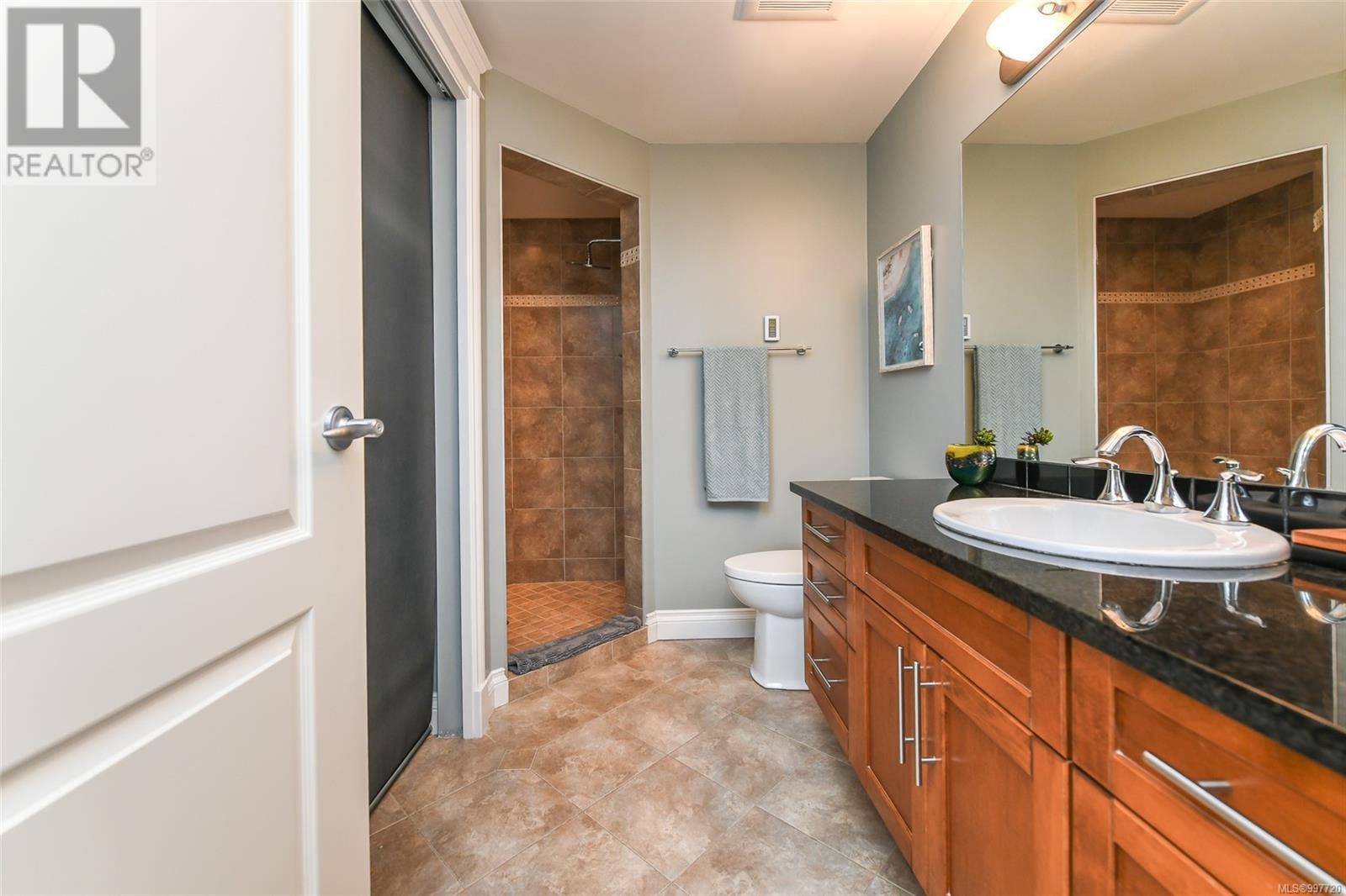 625 3666 Royal Vista Way, Courtenay, British Columbia  V9N 9X8 - Photo 6 - 997720