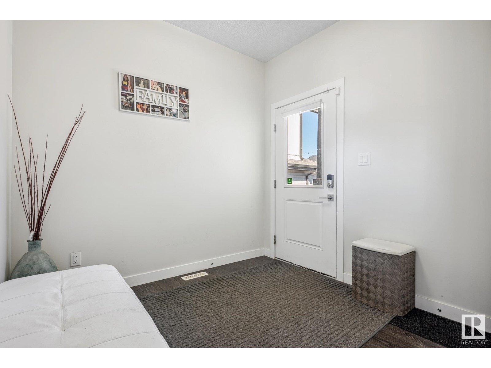 9164 Cooper Cr Sw, Edmonton, Alberta  T6W 3K9 - Photo 3 - E4435048