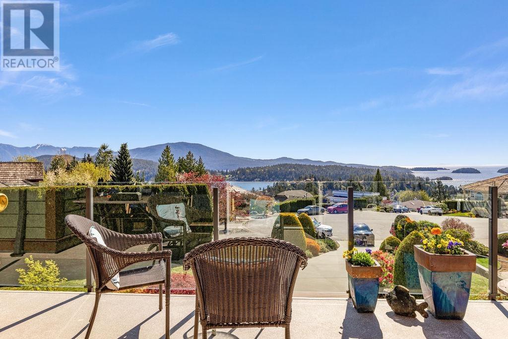 Property at 802 OCEANMOUNT BOULEVARD image 1