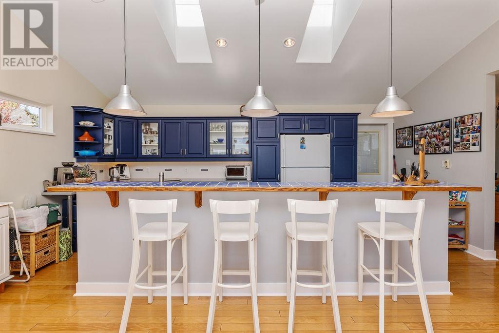 Property at 802 OCEANMOUNT BOULEVARD image 5