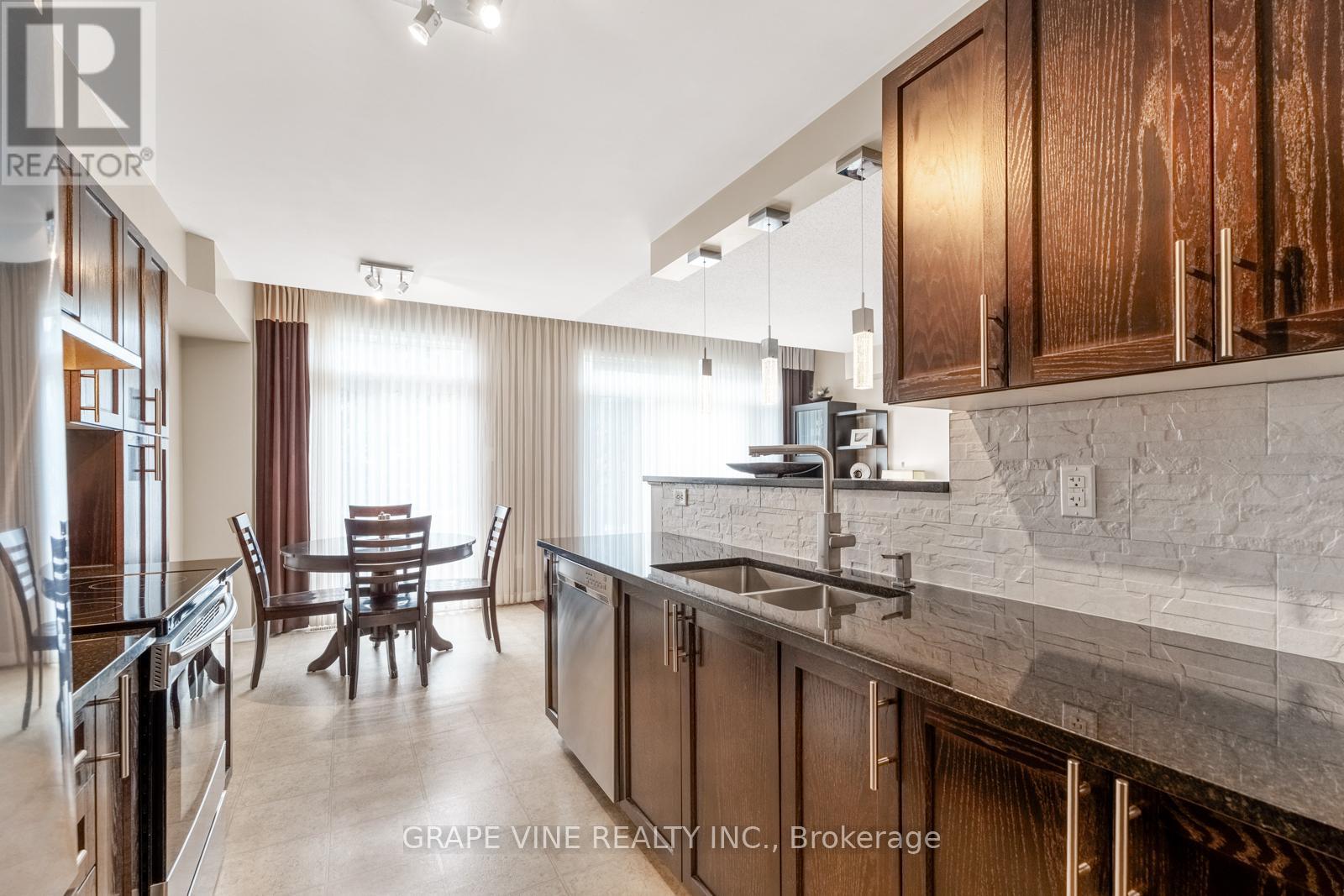 224 Arrita Street, Ottawa, Ontario  K2S 0J7 - Photo 13 - X12132494
