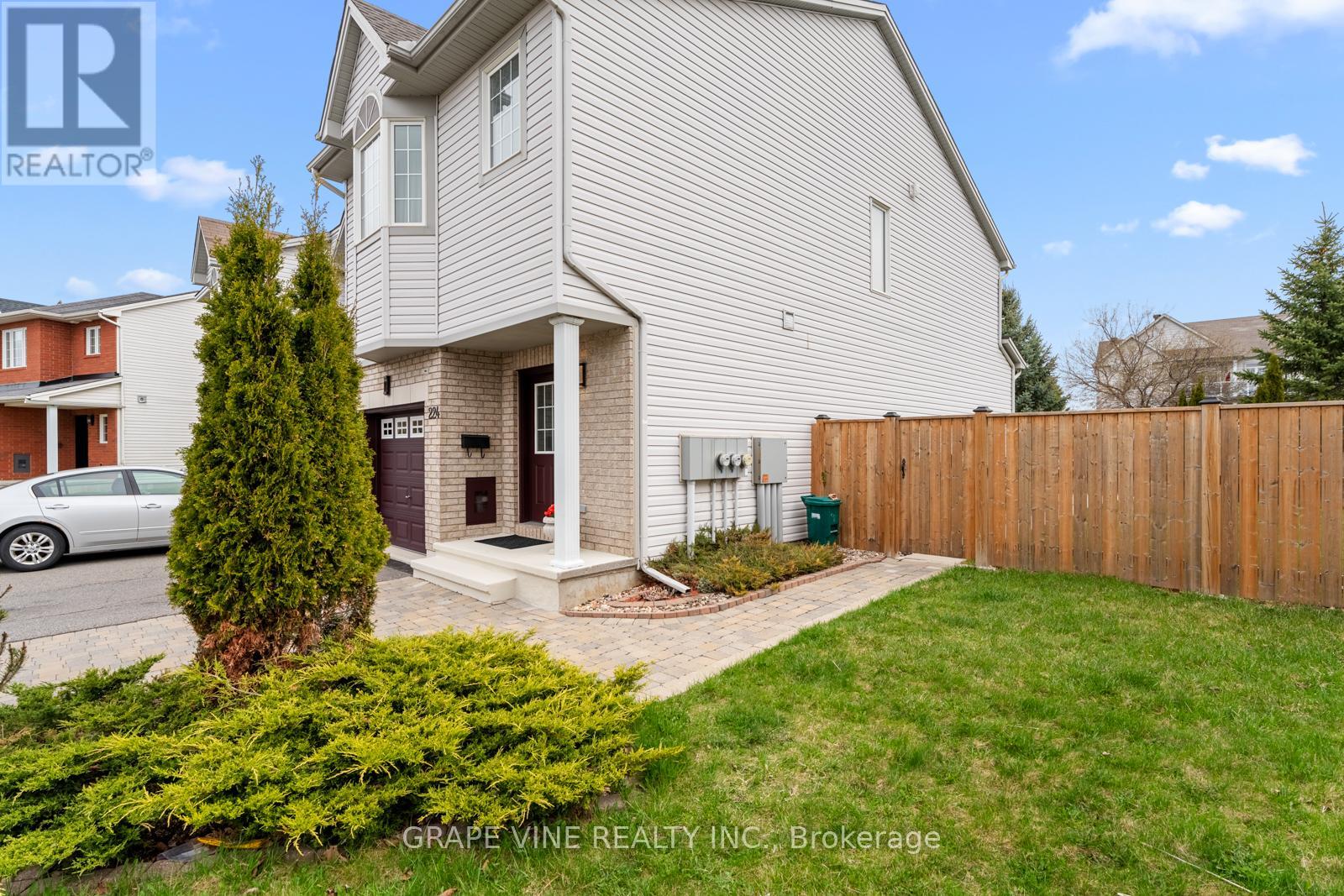 224 Arrita Street, Ottawa, Ontario  K2S 0J7 - Photo 2 - X12132494
