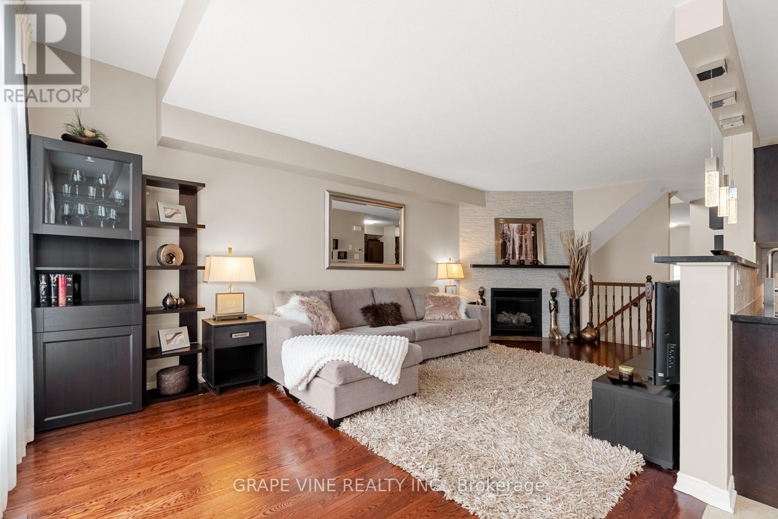 224 Arrita Street, Ottawa, Ontario  K2S 0J7 - Photo 9 - X12132494