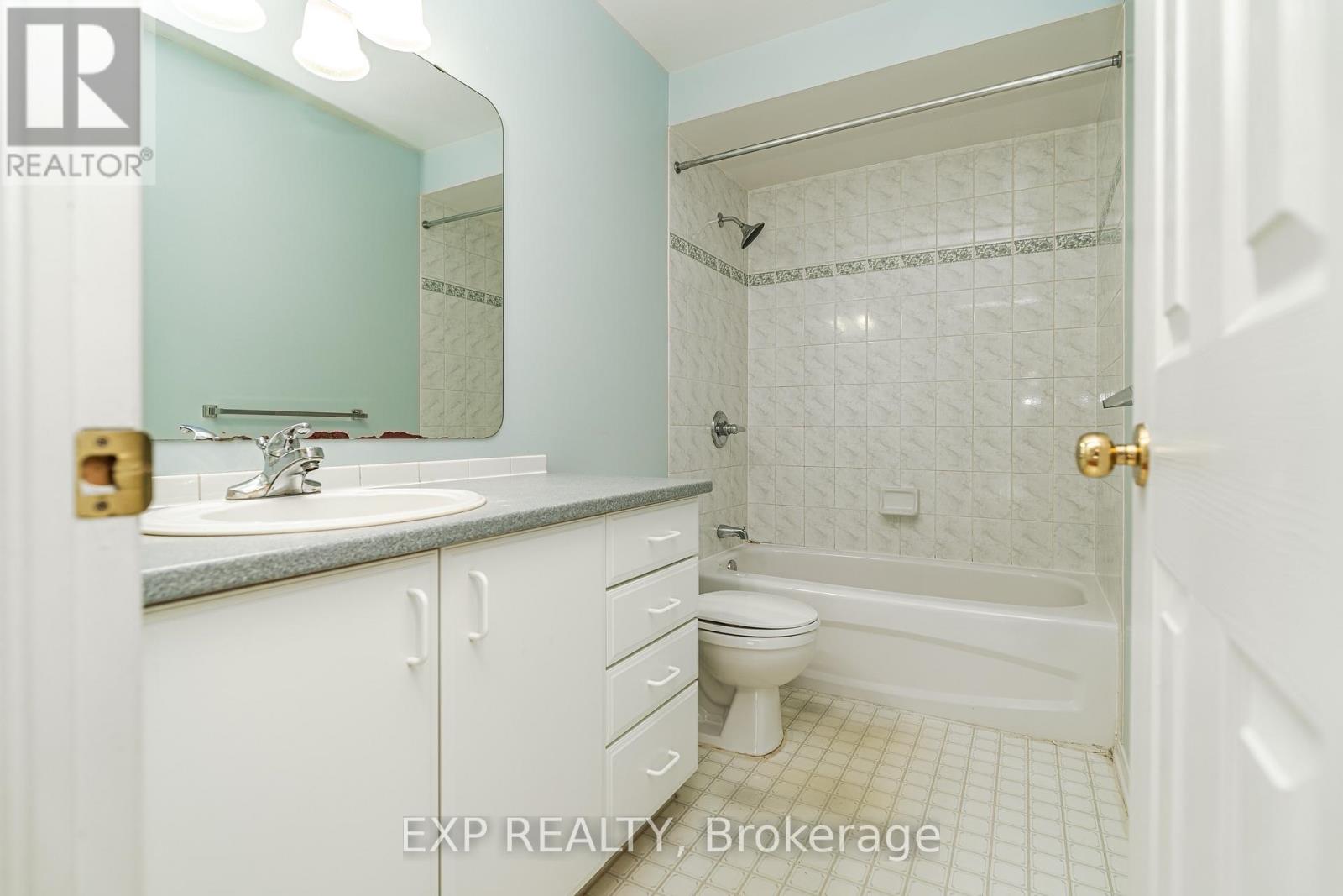 120 Landover Crescent, Ottawa, Ontario  K2M 2W4 - Photo 19 - X12132509