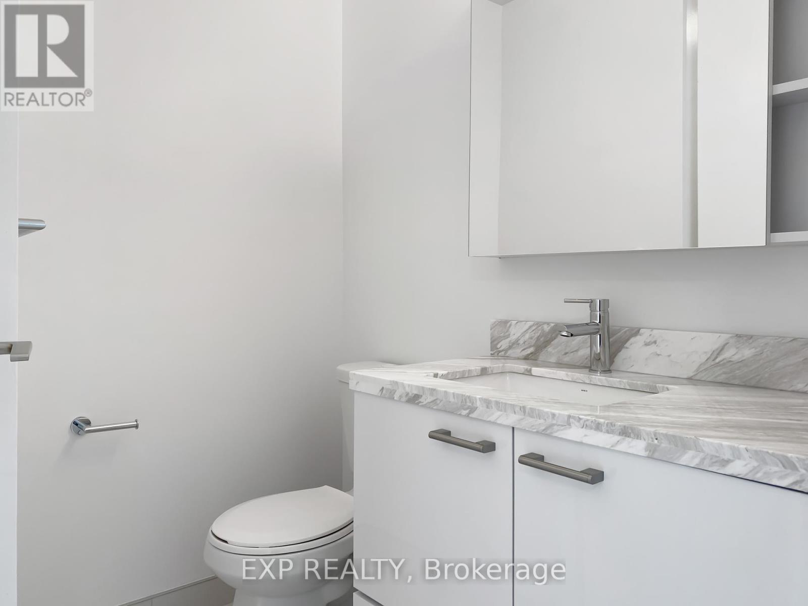 1906 - 2221 Yonge Street, Toronto, Ontario  M4S 2B4 - Photo 2 - C12132507