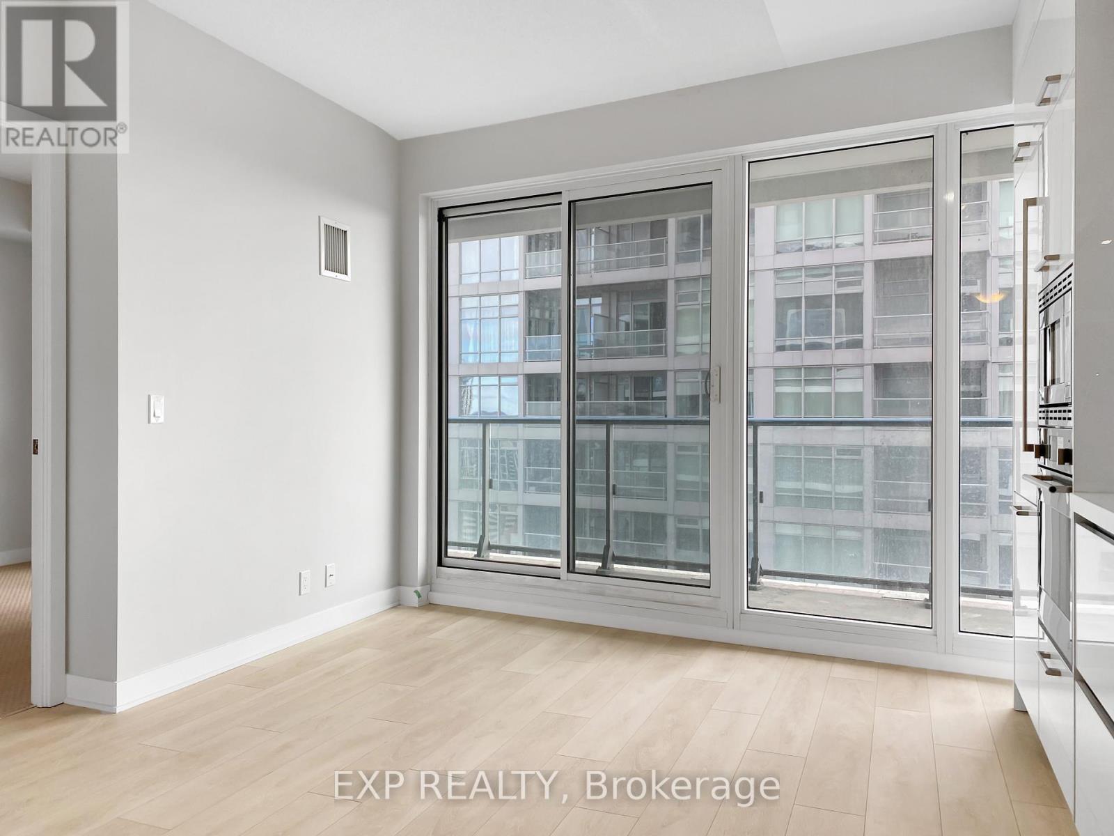 1906 - 2221 Yonge Street, Toronto, Ontario  M4S 2B4 - Photo 6 - C12132507