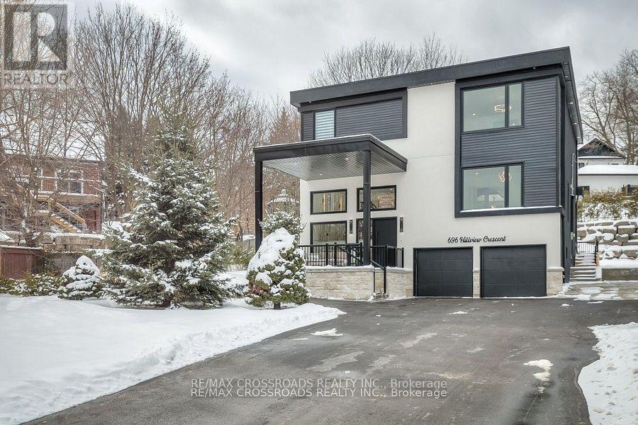 696 HILLVIEW CRESCENT, Pickering, Ontario