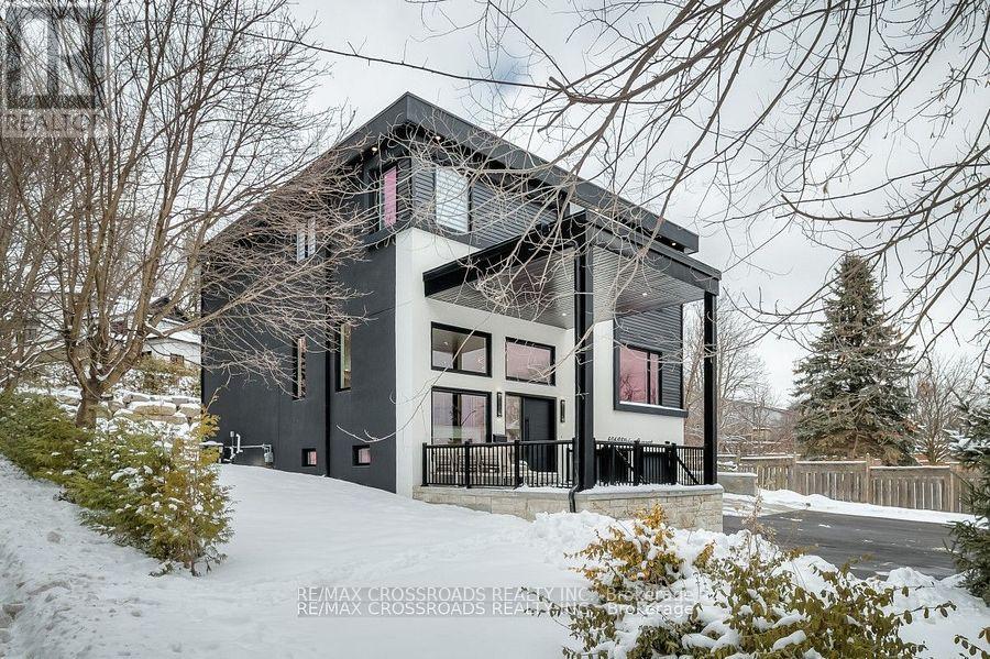 696 Hillview Crescent, Pickering, Ontario  L1W 2R7 - Photo 2 - E12132500