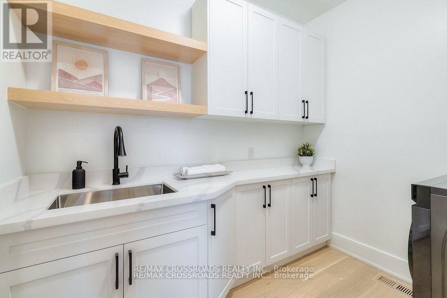 696 Hillview Crescent, Pickering, Ontario  L1W 2R7 - Photo 23 - E12132500