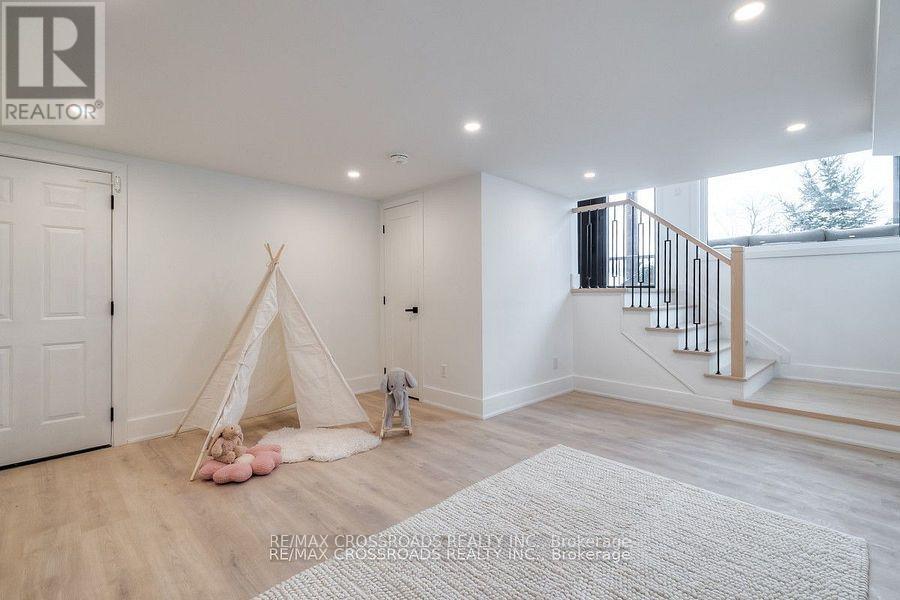 696 Hillview Crescent, Pickering, Ontario  L1W 2R7 - Photo 31 - E12132500