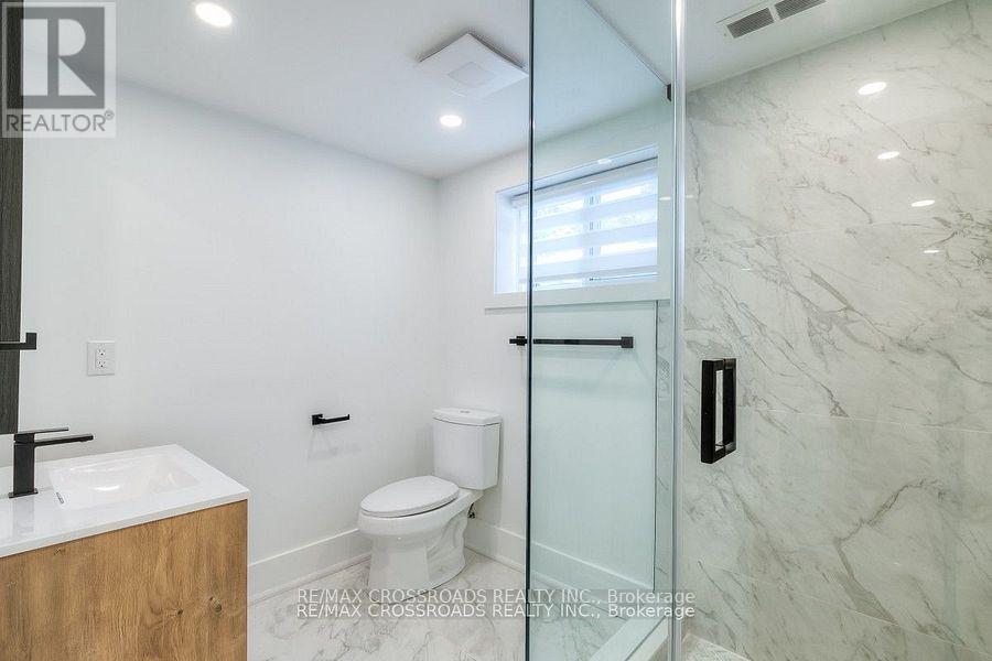 696 Hillview Crescent, Pickering, Ontario  L1W 2R7 - Photo 37 - E12132500