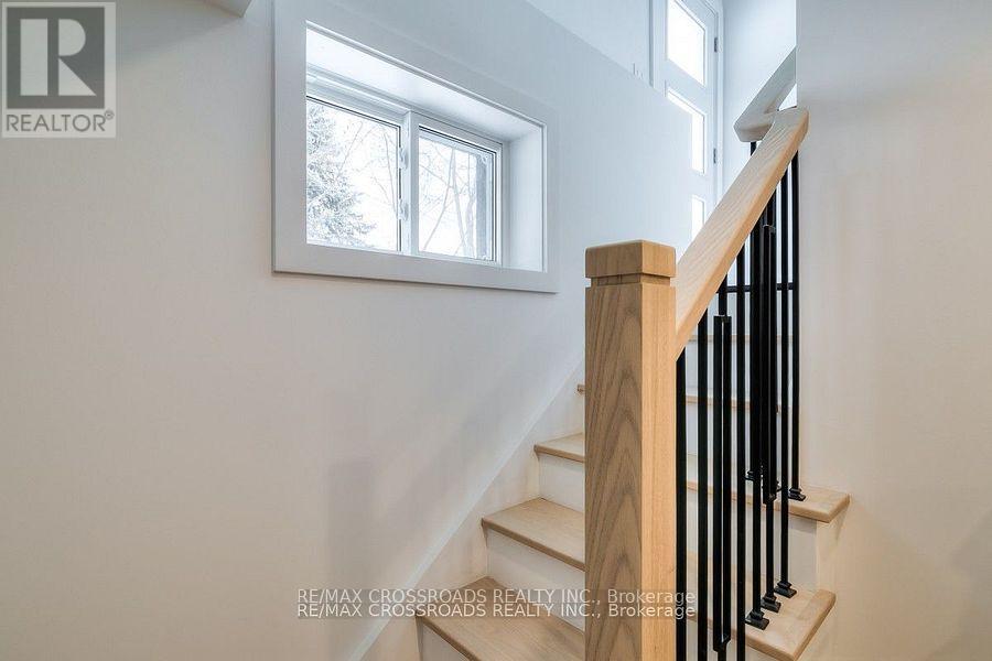 696 Hillview Crescent, Pickering, Ontario  L1W 2R7 - Photo 39 - E12132500
