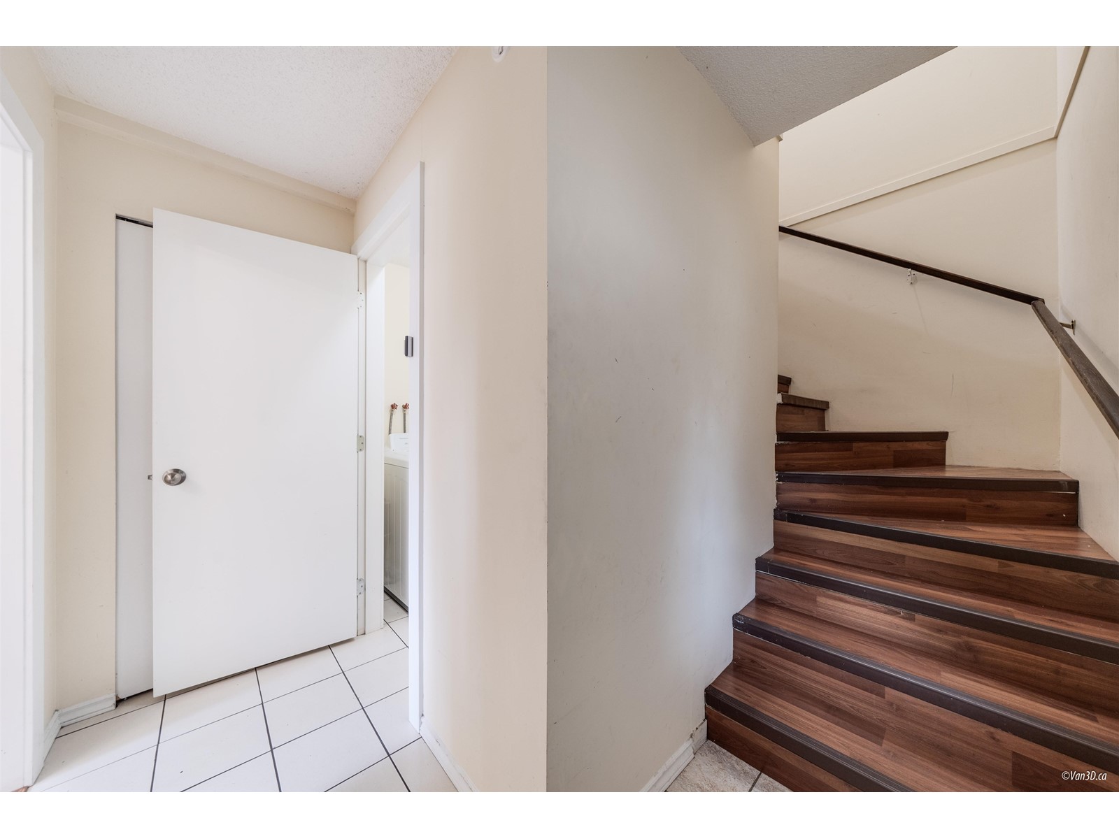 9687 131 Street, Surrey, British Columbia  V3T 3P4 - Photo 6 - R3000147