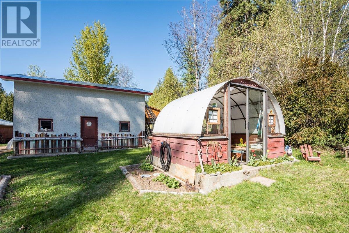 3371 Highway 3b Highway, Fruitvale, British Columbia  V0G 1L1 - Photo 67 - 10345823