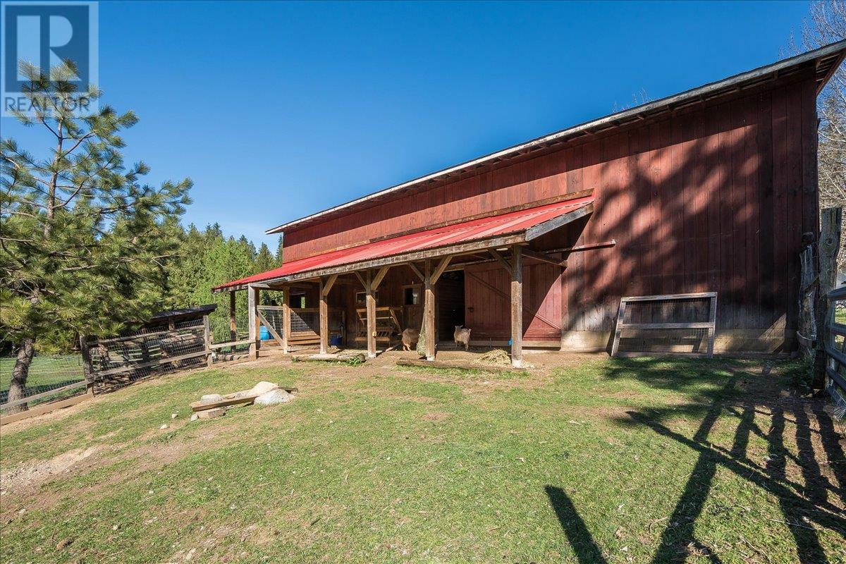 3371 Highway 3b Highway, Fruitvale, British Columbia  V0G 1L1 - Photo 65 - 10345823