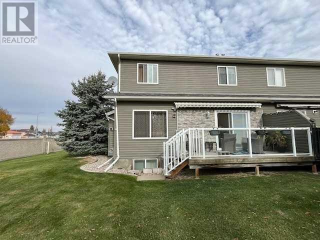 34 Fairway Village, Taber, Alberta  T1G 1G2 - Photo 3 - A2173207