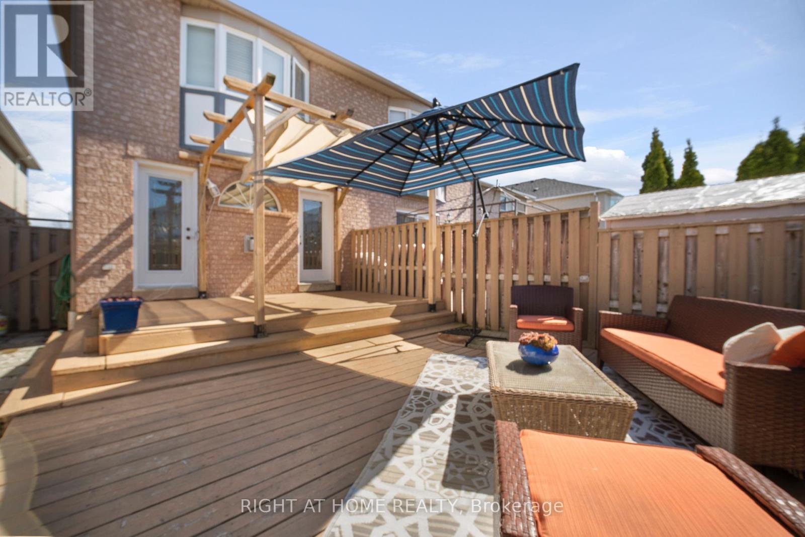 1085 Foxglove Place, Mississauga, Ontario  L5V 2N5 - Photo 38 - W12132521