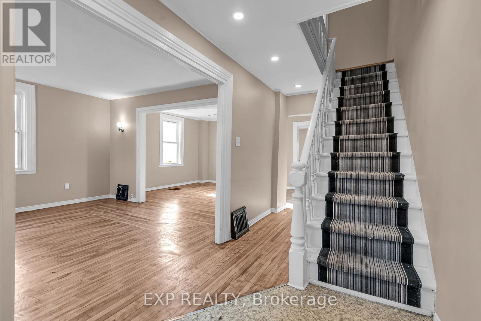 Property at 32-34 GLOUCESTER STREET N image 5