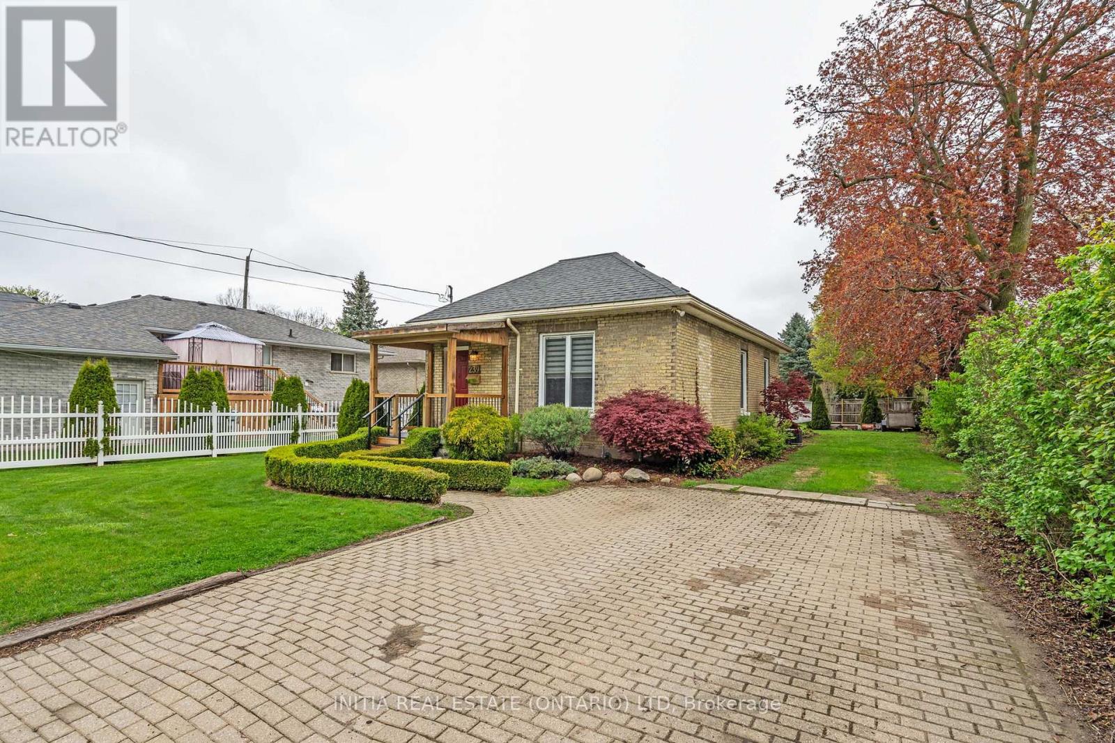 Property at 239 QUEEN STREET image 1