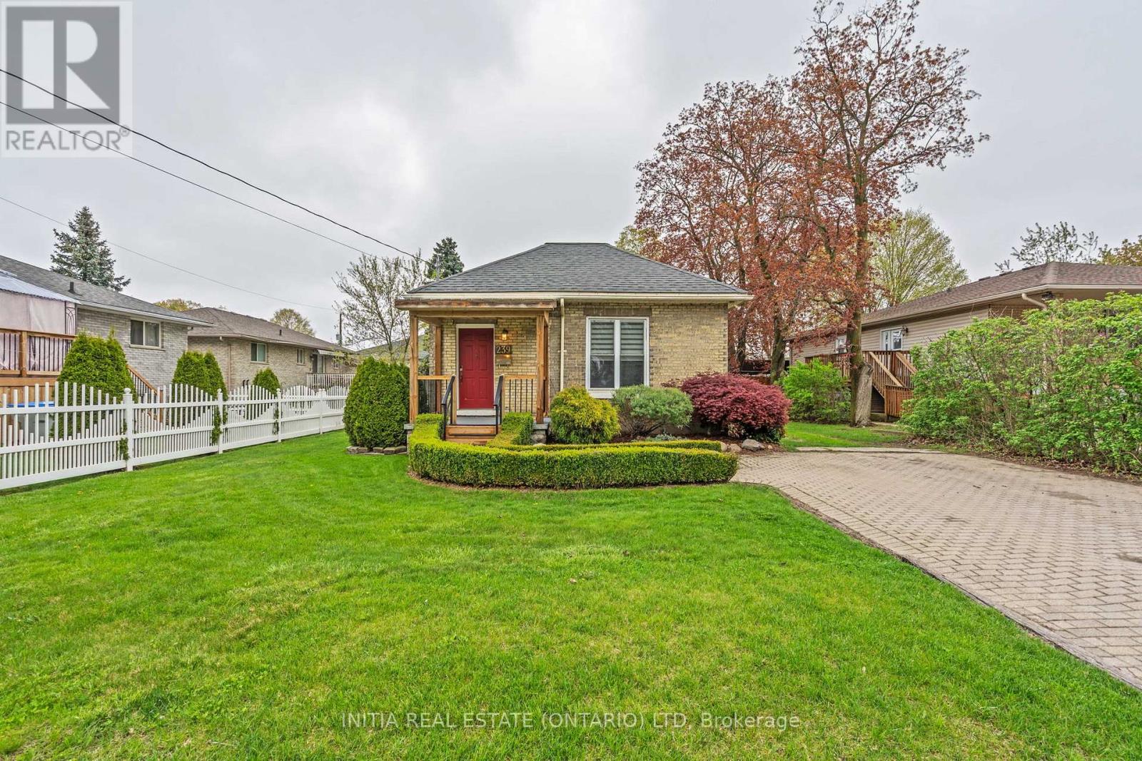 Property at 239 QUEEN STREET image 2