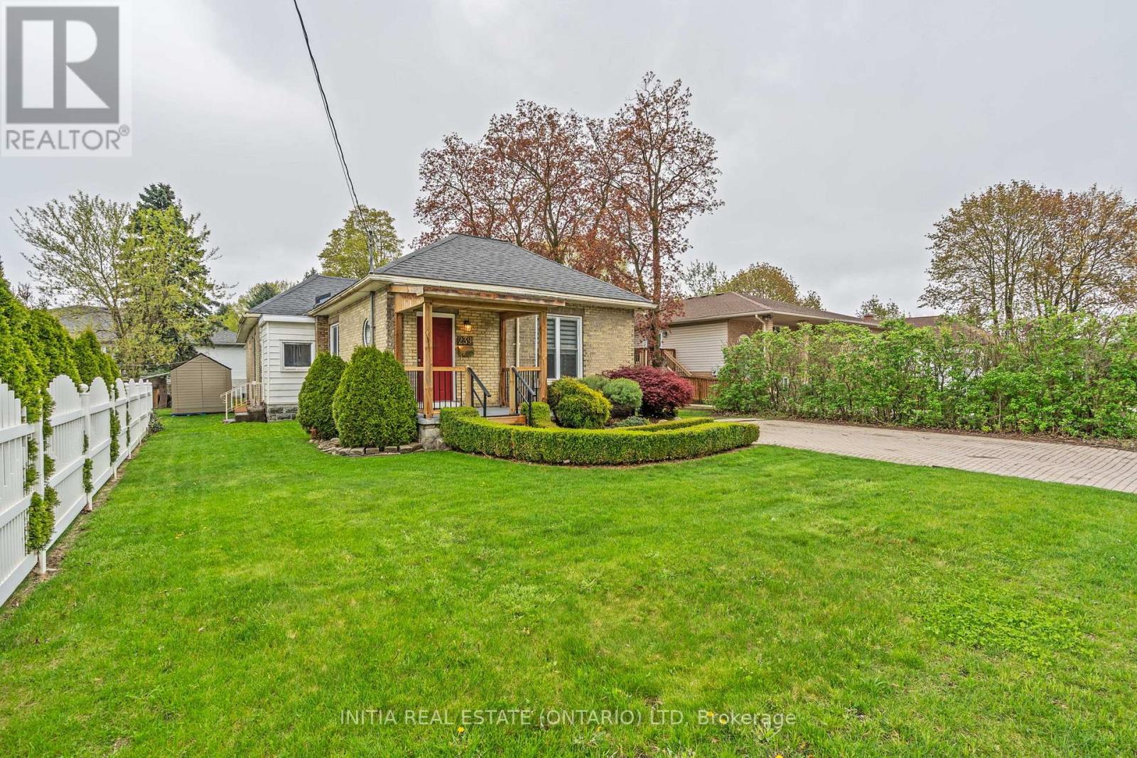 Property at 239 QUEEN STREET image 3