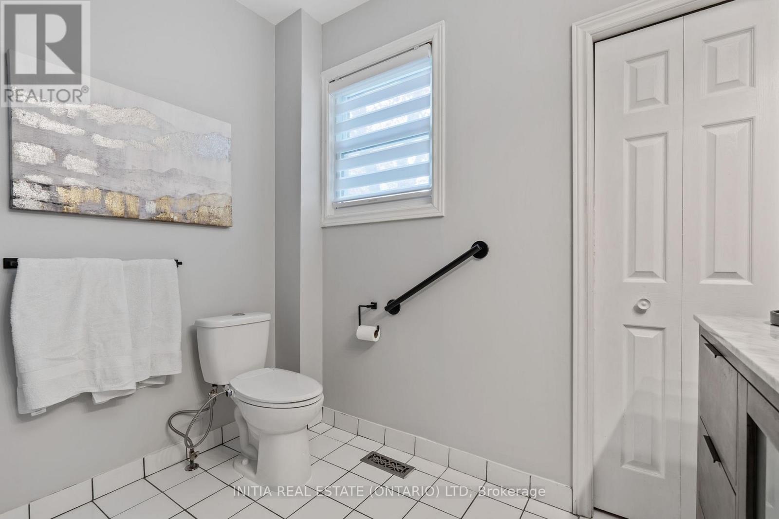 239 Queen Street, Strathroy Caradoc (Se), Ontario  N7G 2J3 - Photo 37 - X12132564